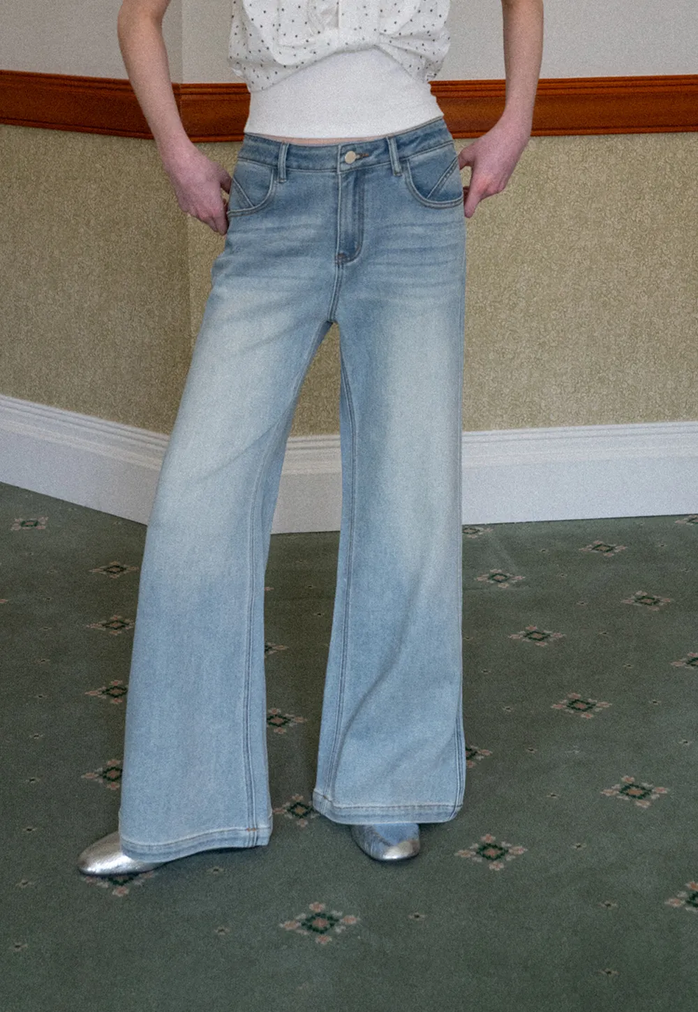 Wide leg flared denim jeans with front pockets