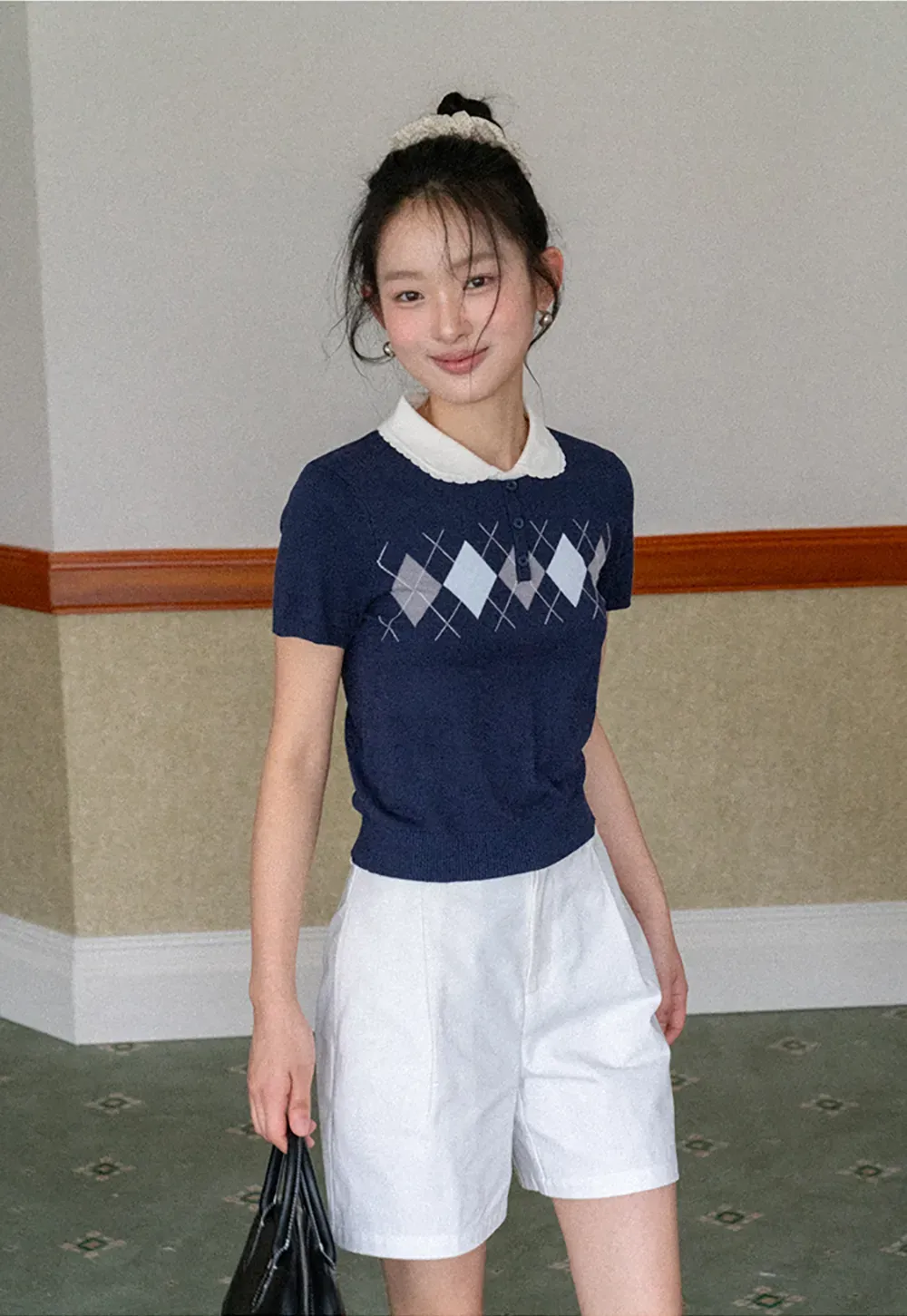 Knitted Short Sleeve Sweater with Collar and Diamond Pattern