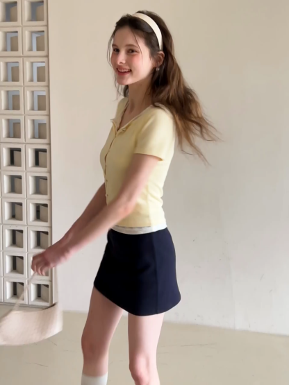 A-line mini skirt with elastic waistband