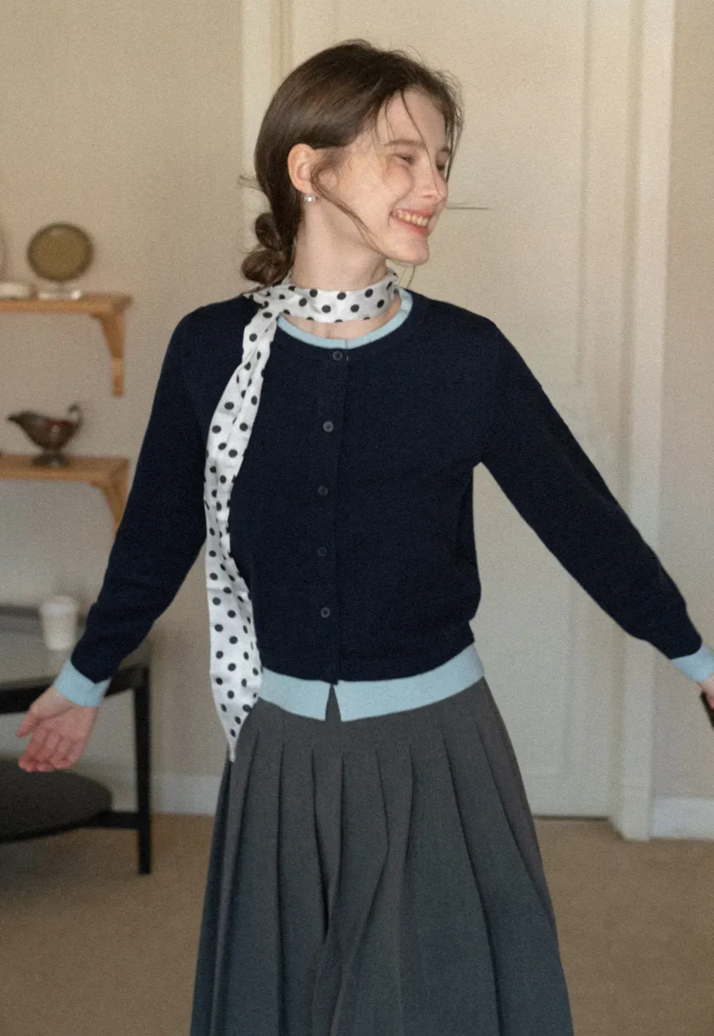 Elegant pleated midi skirt with high waist design