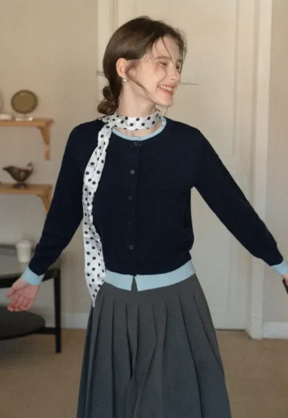 Elegant pleated midi skirt with high waist design