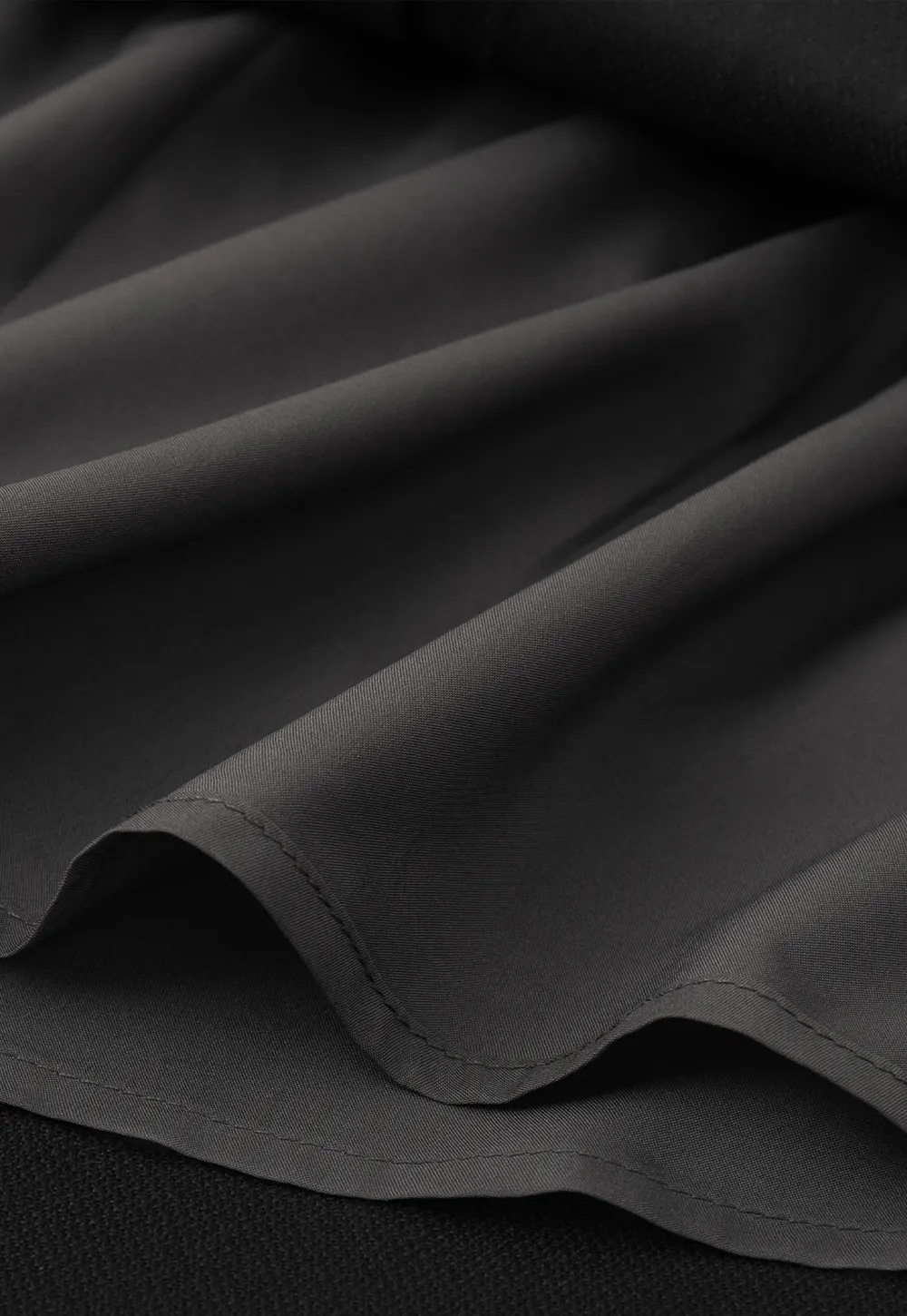 Elegant pleated midi skirt with high waist design