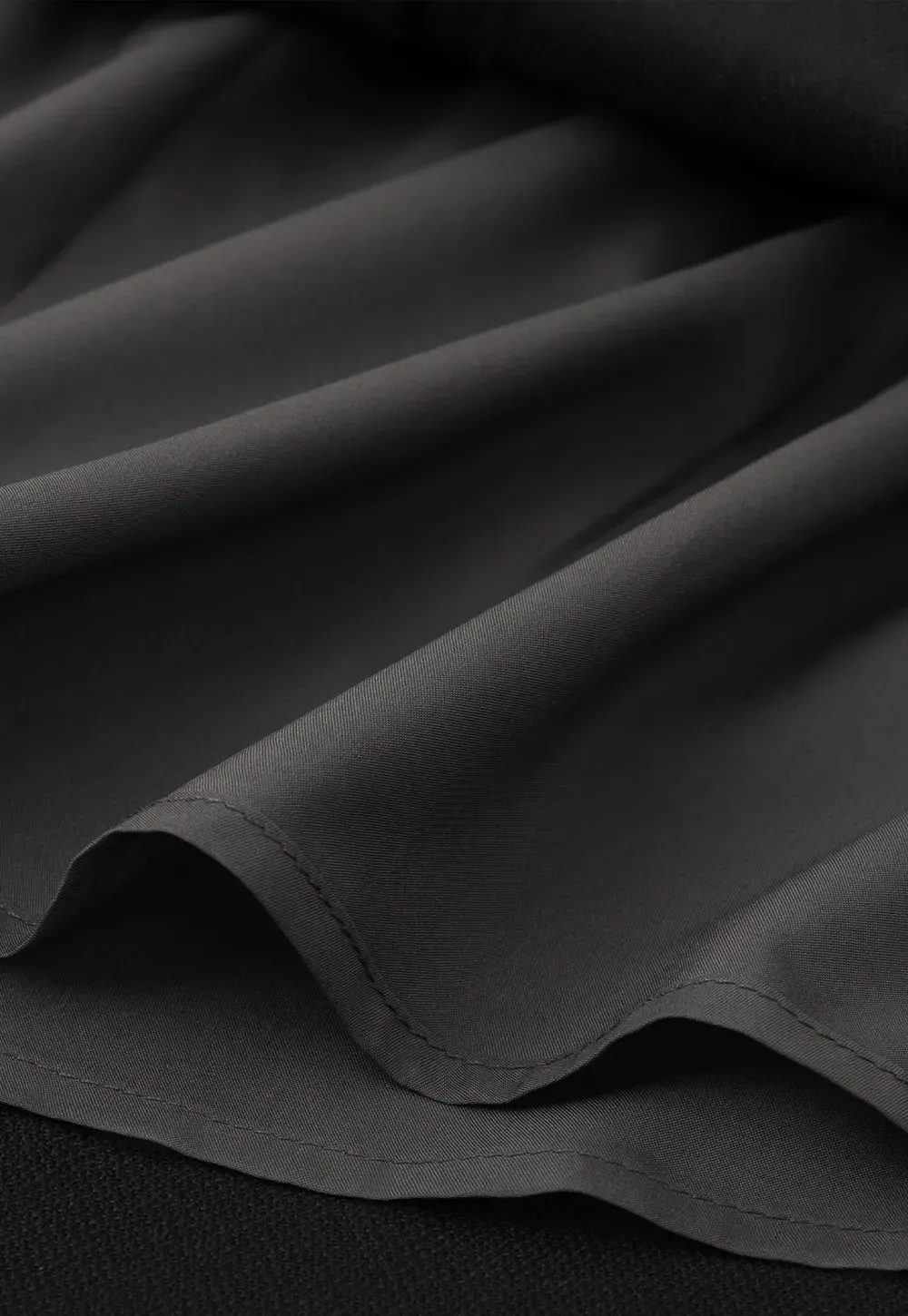 Elegant pleated midi skirt with high waist design