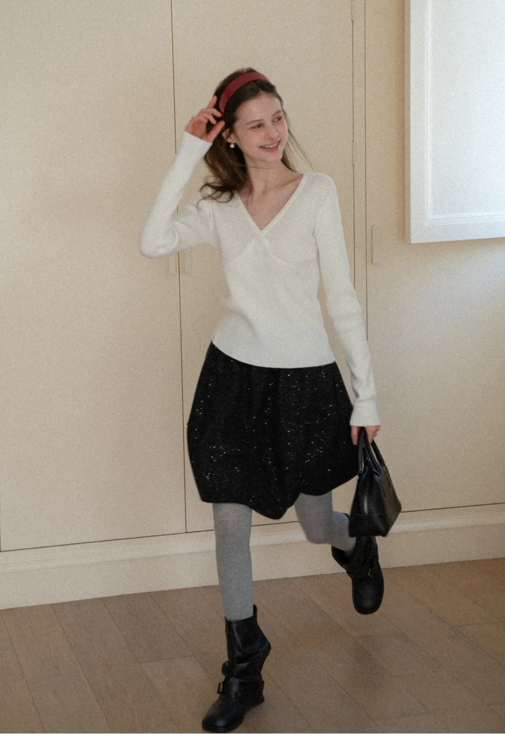 Ribbed knit sweater with round neckline long sleeves simple design