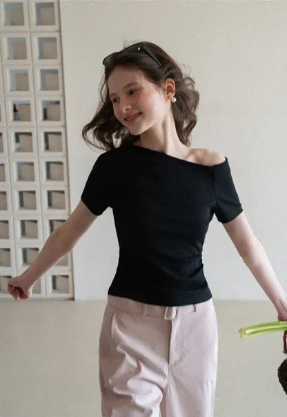 Off shoulder short sleeve fitted t shirt