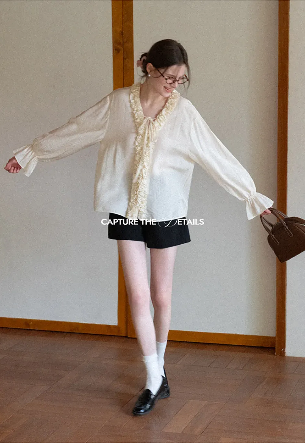 High waist pleated shorts with flared hem