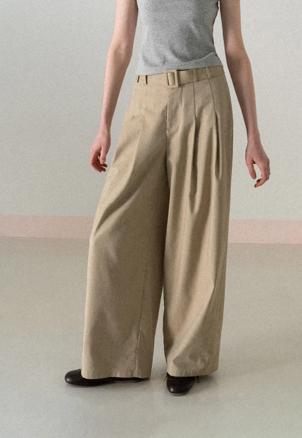 Wide Leg Pleated Casual Pants with Belt