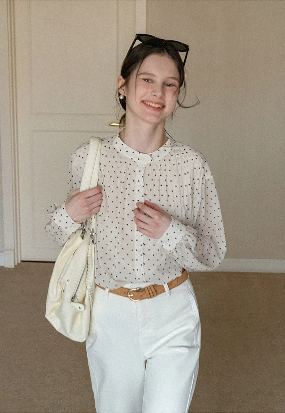 Wide leg high waist denim jeans with belt loop design