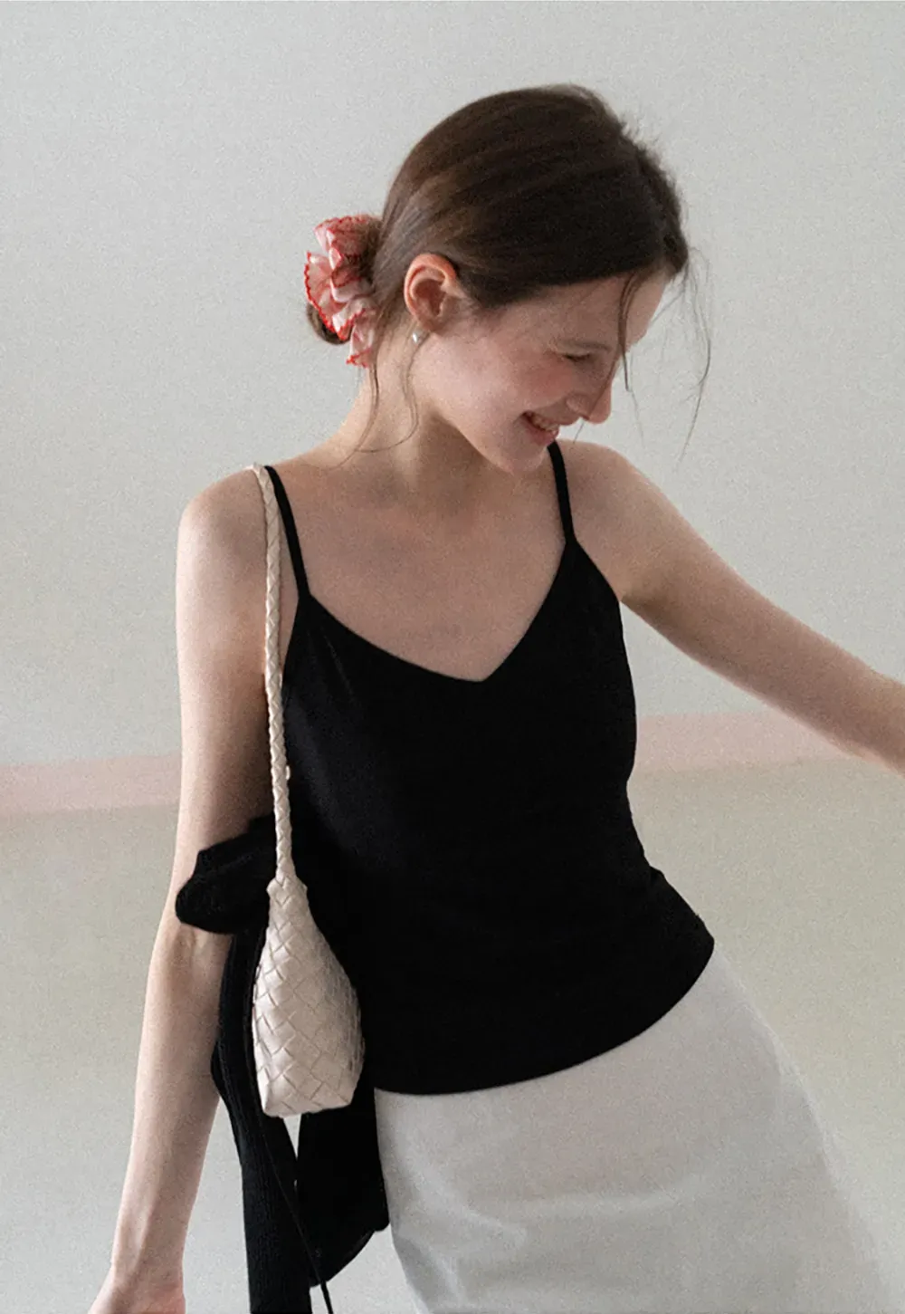 V neck thin strap fitted tank top