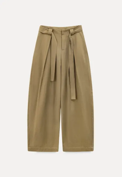 Wide leg pleated casual pants with tie waist design