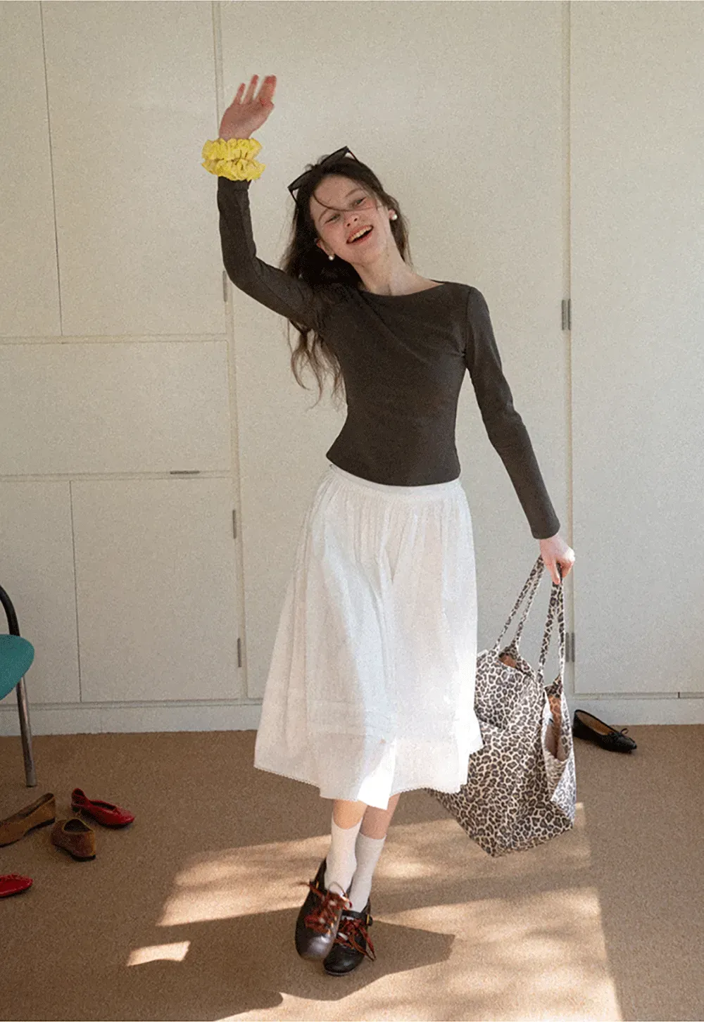 Lightweight pleated midi skirt with elastic waist