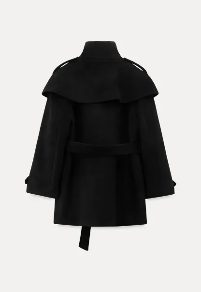 Elegant Wool Coat with Belted Design and Wide Collar