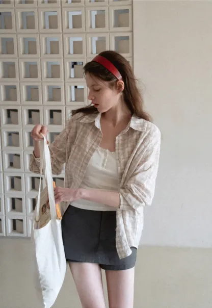 High waist tailored shorts with lace trim