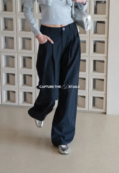 Casual Pants with Wide Legs and Pleats