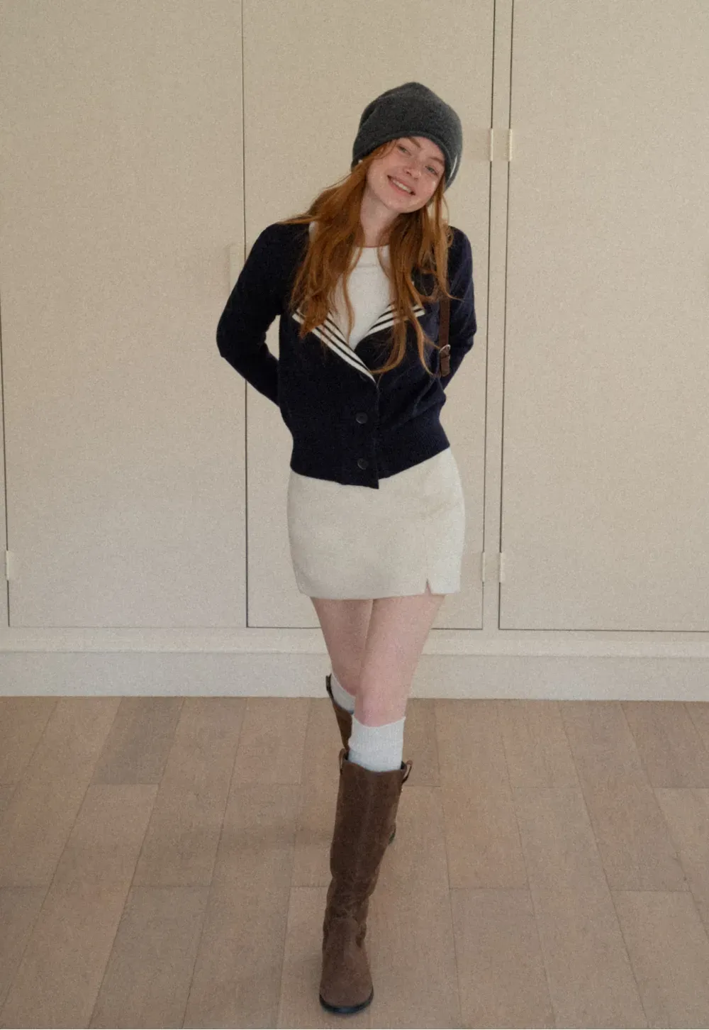 Elegant Basic Knit Sweater with Ribbed Hem and Sleeves