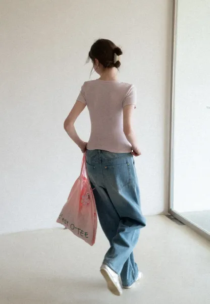 V neck short sleeve knit t shirt