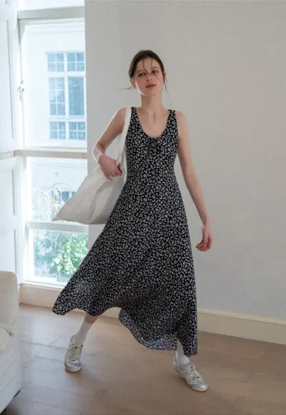 Floral Print Sleeveless Midi Dress with V Neck