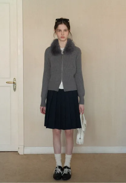 Elegant pleated midi skirt with high waist design