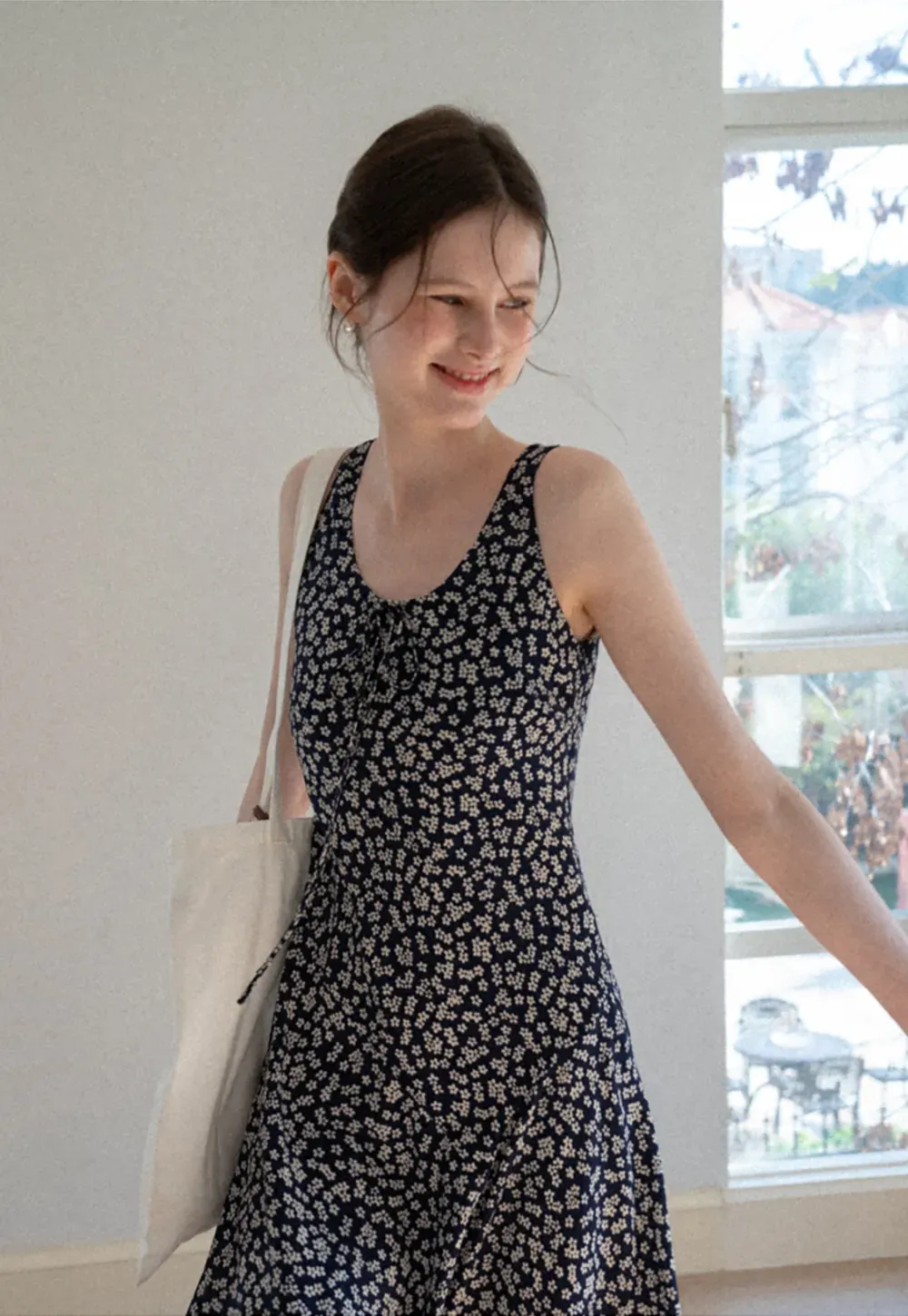 Floral Print Sleeveless Midi Dress with V Neck