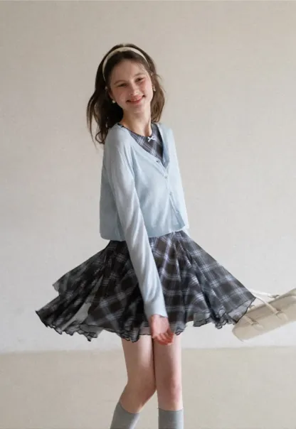 Lightweight Long Sleeve Cropped Knit Top