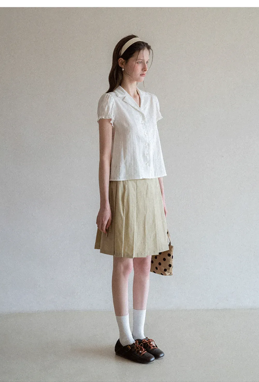 Short Sleeve Shirt with Collar and Button Front