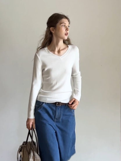 Casual White Long Sleeve Sweater with V-Neck