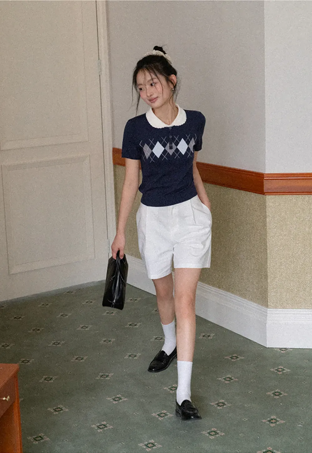 Knitted Short Sleeve Sweater with Collar and Diamond Pattern