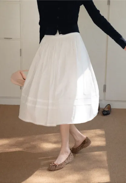 Lightweight pleated midi skirt with elastic waist