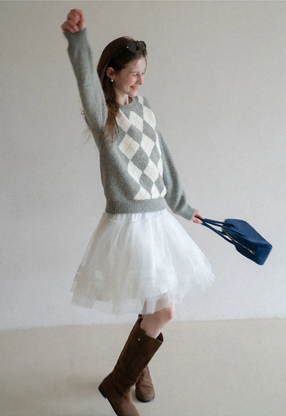 Classic diamond pattern wool knit sweater for casual wear