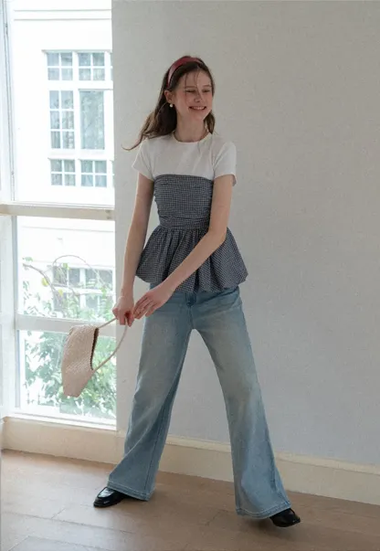 Wide leg flared denim jeans with front pockets