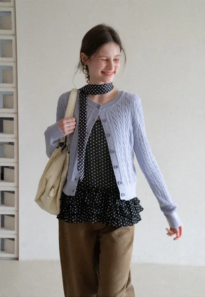 Wide leg casual pants with front pockets and relaxed fit