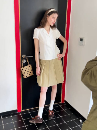 Short Sleeve Shirt with Collar and Button Front