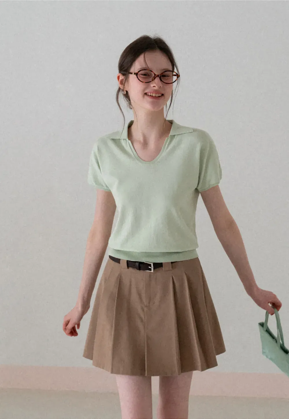 V Neck Short Sleeve Knit Sweater with Collar