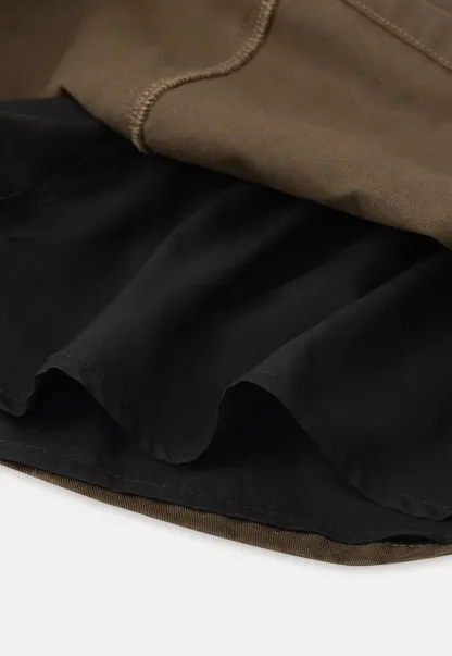 Short skirt with side pocket and structured waist