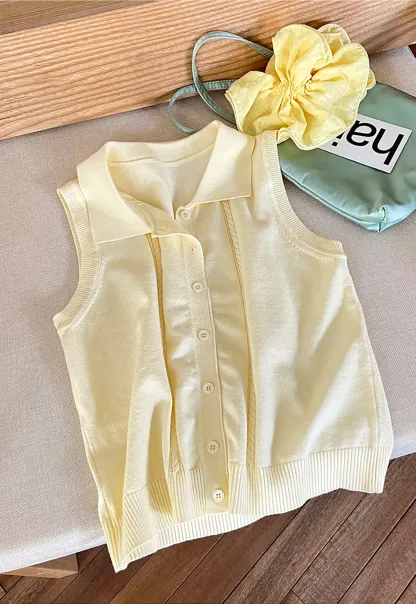 Sleeveless Knit Top with Collar and Buttons