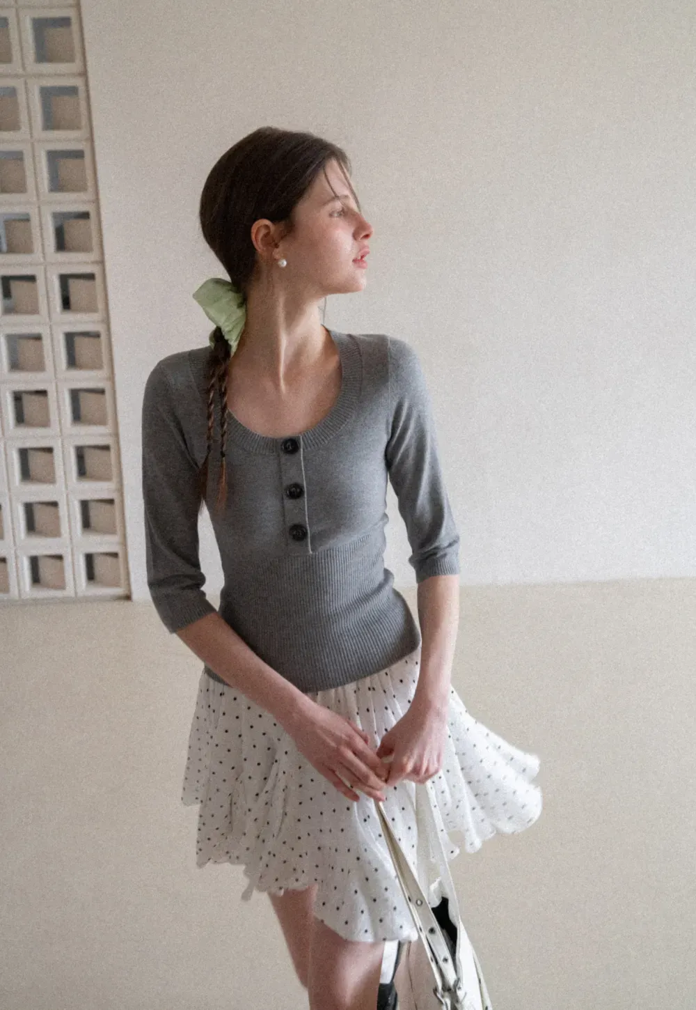 Woolen knit sweater with ribbed hem and cuffs