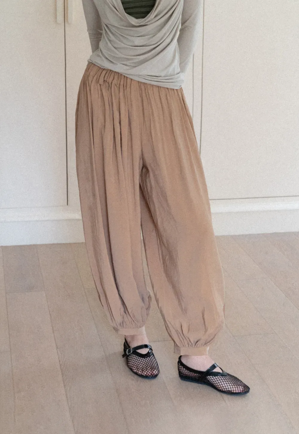 Loose Fit Elastic Waist Wide Leg Pants