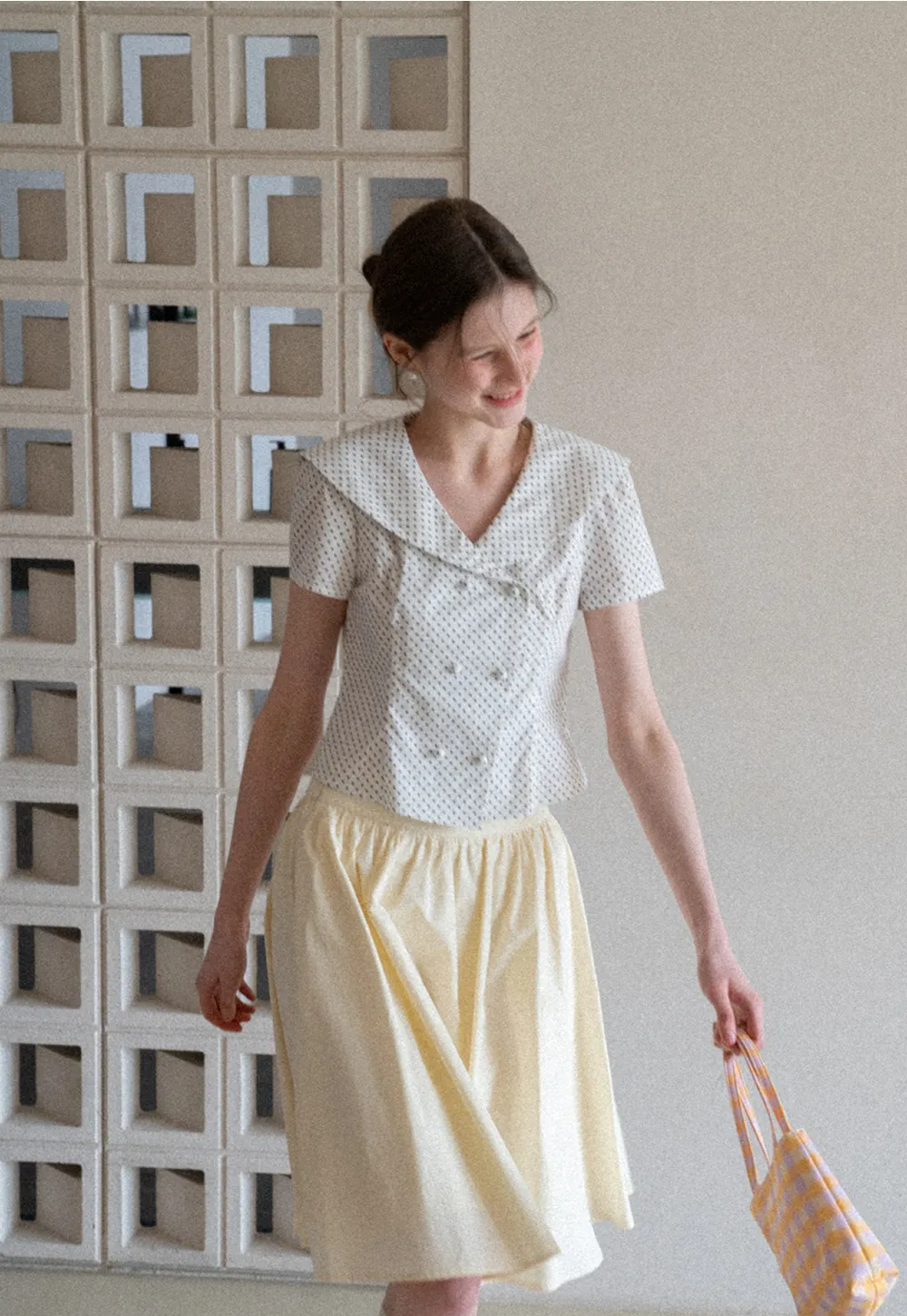 Polka dot short sleeve shirt with collar and buttons