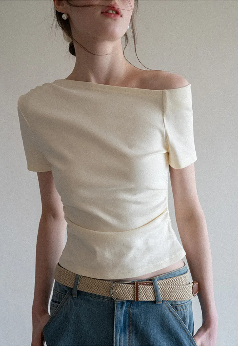 Off shoulder short sleeve fitted t shirt