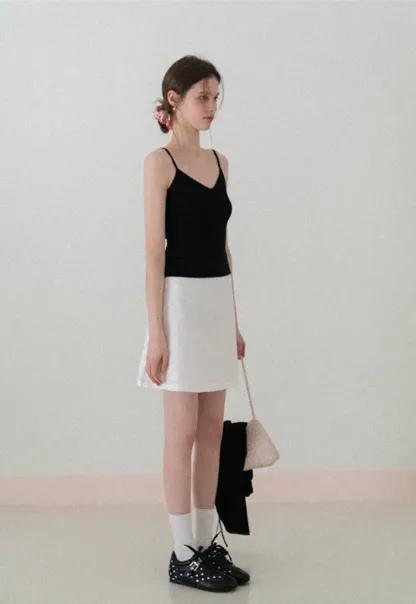 V neck thin strap fitted tank top