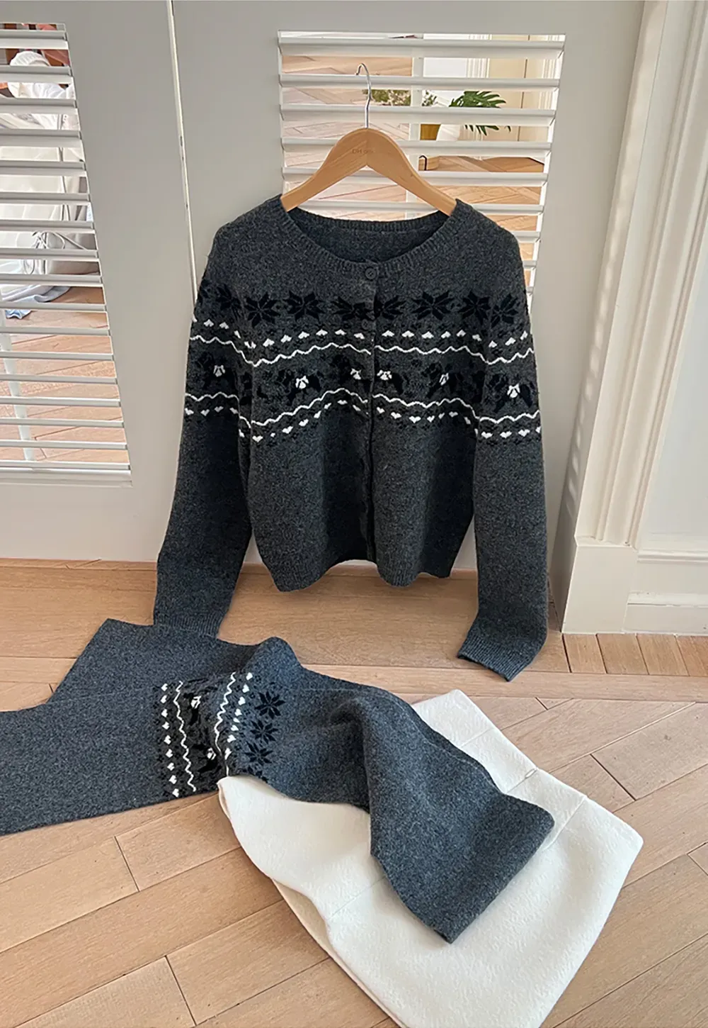 Winter Fair Isle Knit Sweater with Snowflake and Animal Pattern
