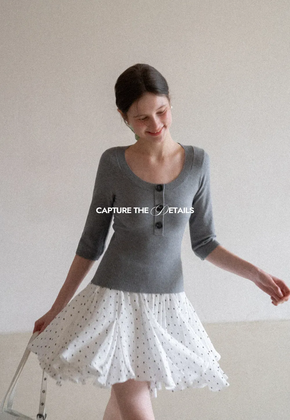 Woolen knit sweater with ribbed hem and cuffs