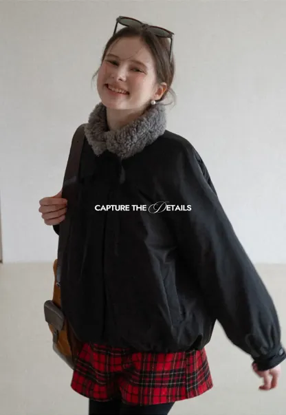 Stylish Short Jacket with Furry Collar and Zipper Design