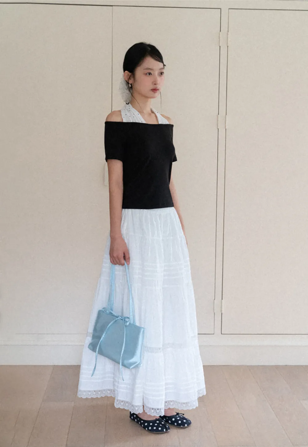 Tiered long skirt with lace trim
