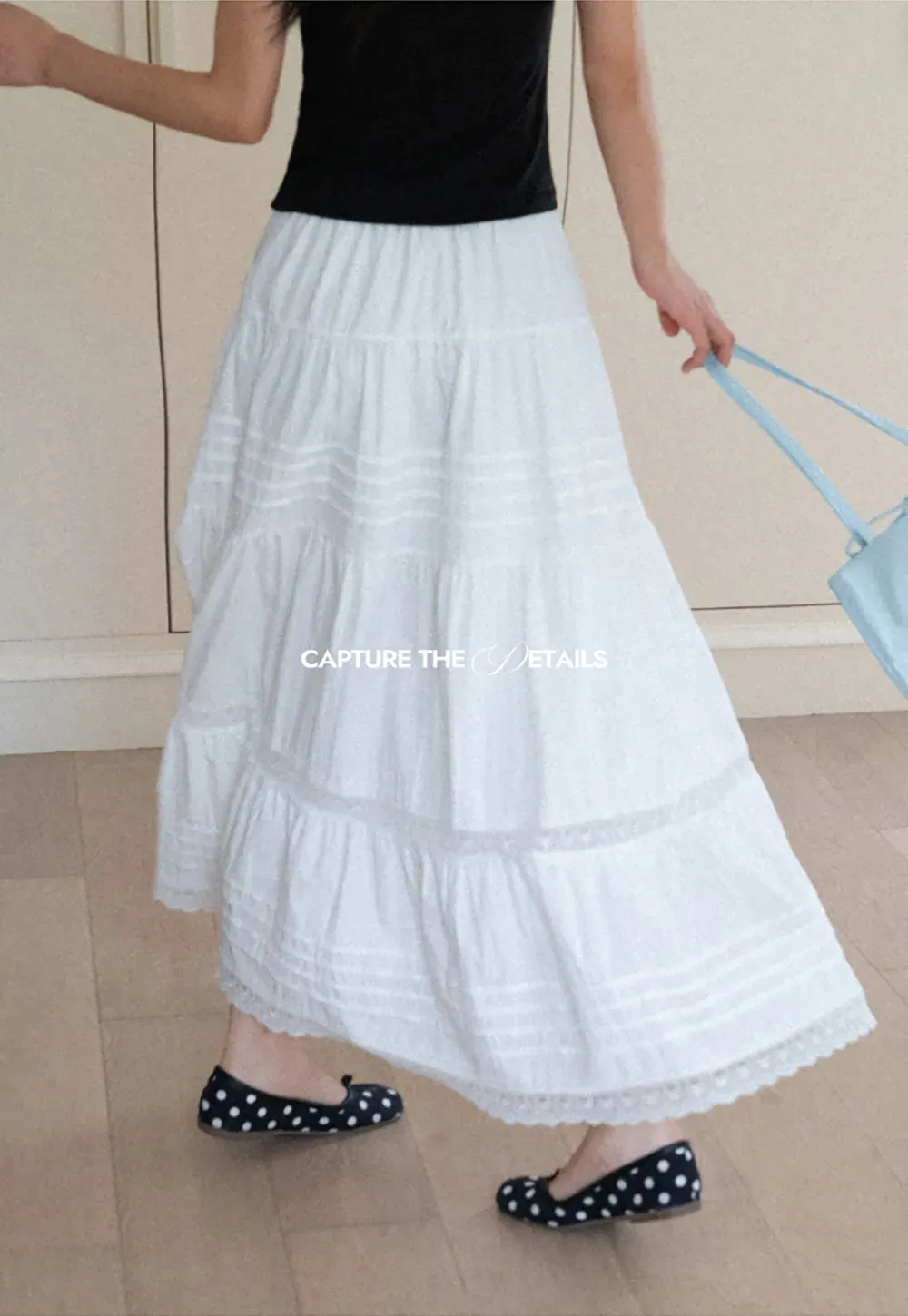 Tiered long skirt with lace trim
