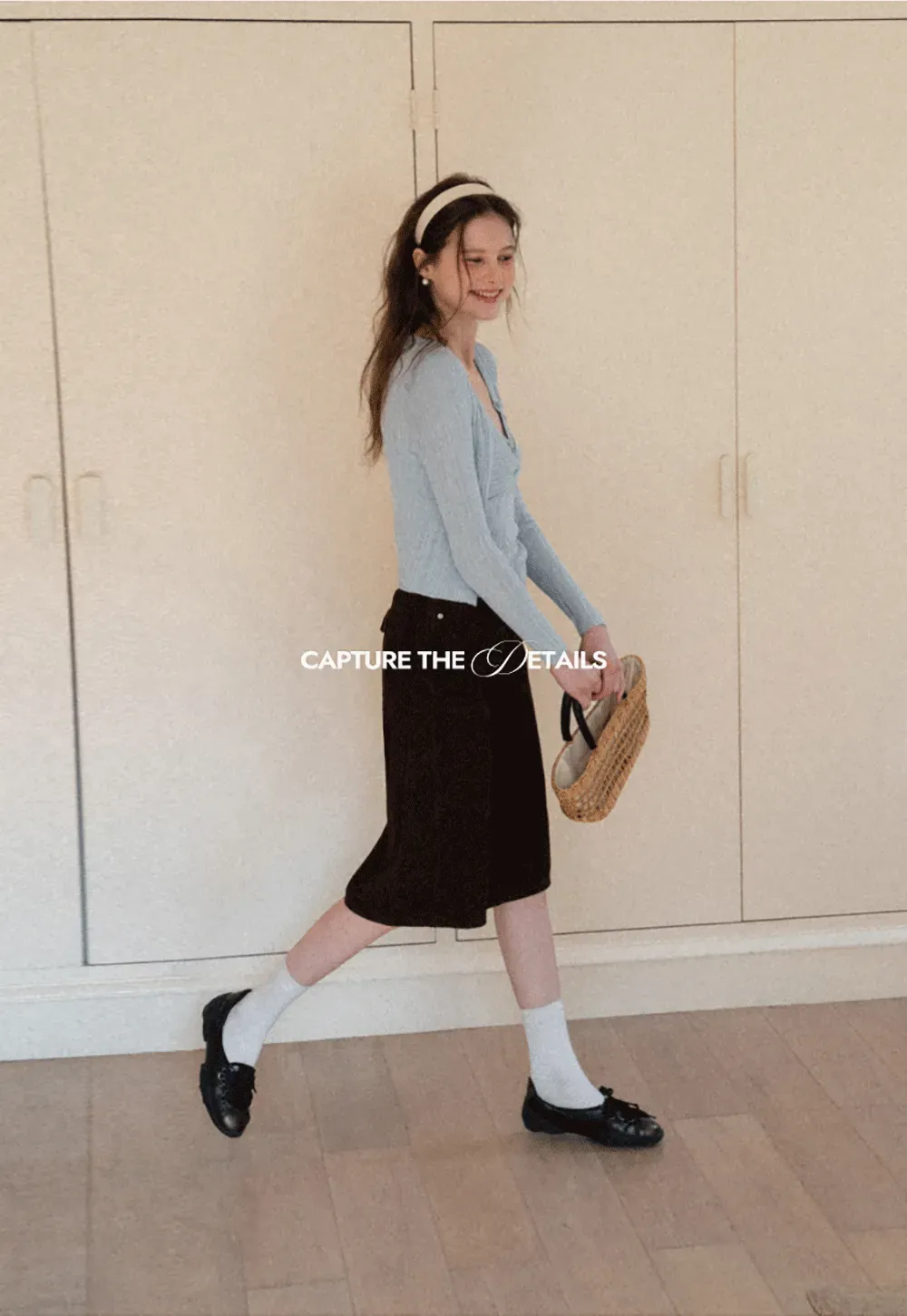 Ribbed knit sweater with V neckline and long sleeves