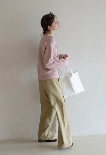 Classic diamond pattern wool knit sweater for casual wear