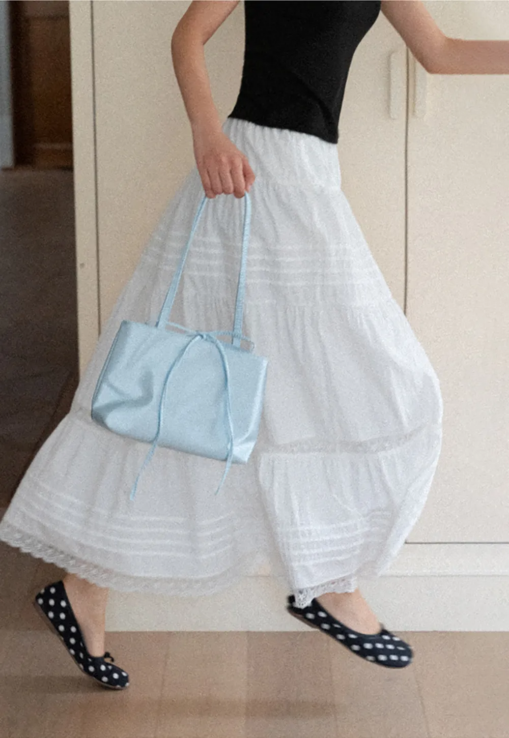 Tiered long skirt with lace trim