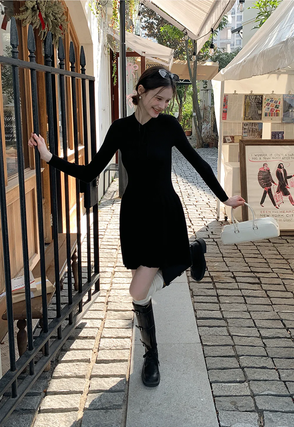 Elegant Knit Dress with Bow Detail and Flared Hem