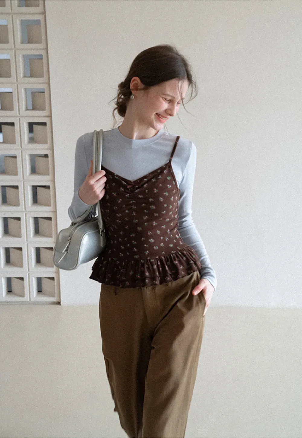 Wide leg casual pants with front pockets and relaxed fit